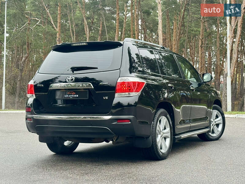 Позашляховик / Кросовер Toyota Highlander 2013 в Києві