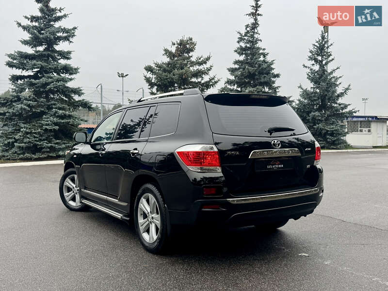 Позашляховик / Кросовер Toyota Highlander 2013 в Києві
