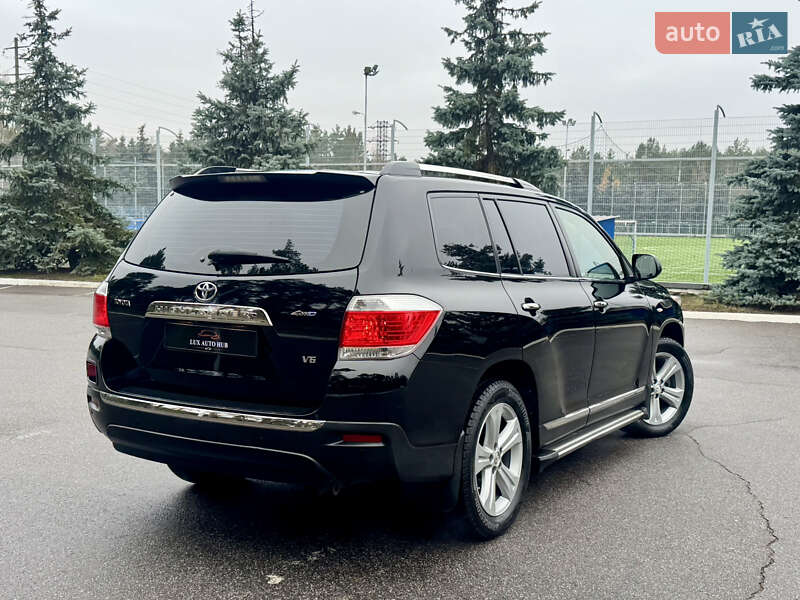 Позашляховик / Кросовер Toyota Highlander 2013 в Києві