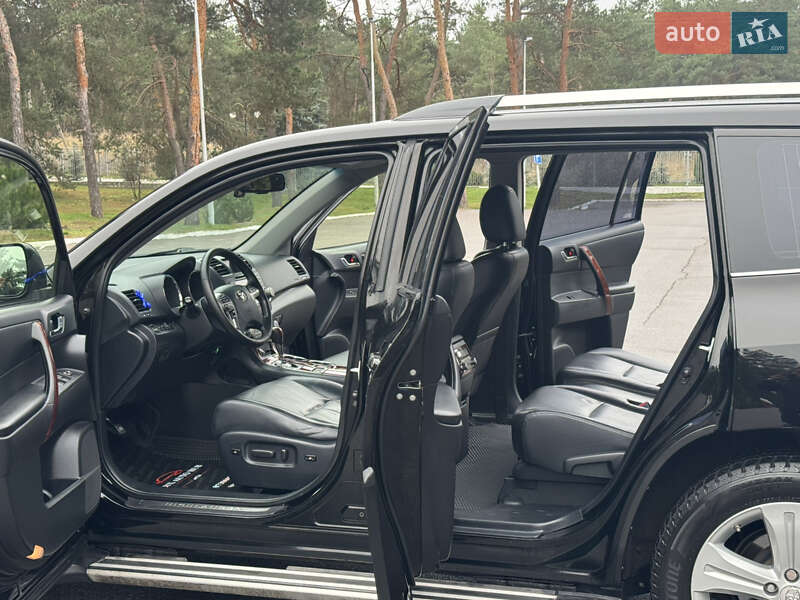 Позашляховик / Кросовер Toyota Highlander 2013 в Києві