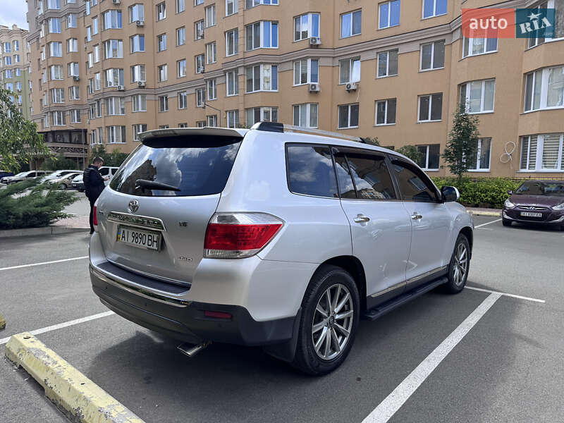 Позашляховик / Кросовер Toyota Highlander 2012 в Софіївській Борщагівці
