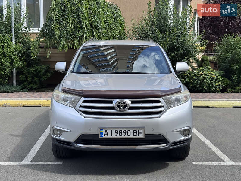 Позашляховик / Кросовер Toyota Highlander 2012 в Софіївській Борщагівці