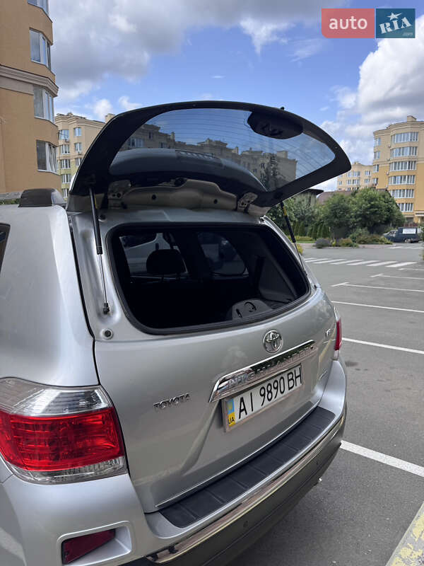 Позашляховик / Кросовер Toyota Highlander 2012 в Софіївській Борщагівці