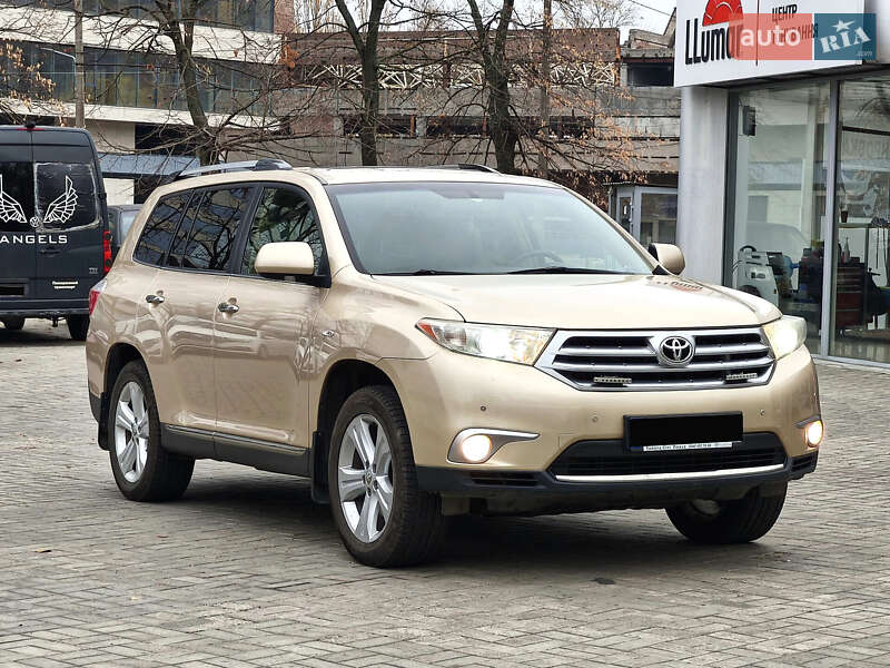 Внедорожник / Кроссовер Toyota Highlander 2011 в Днепре