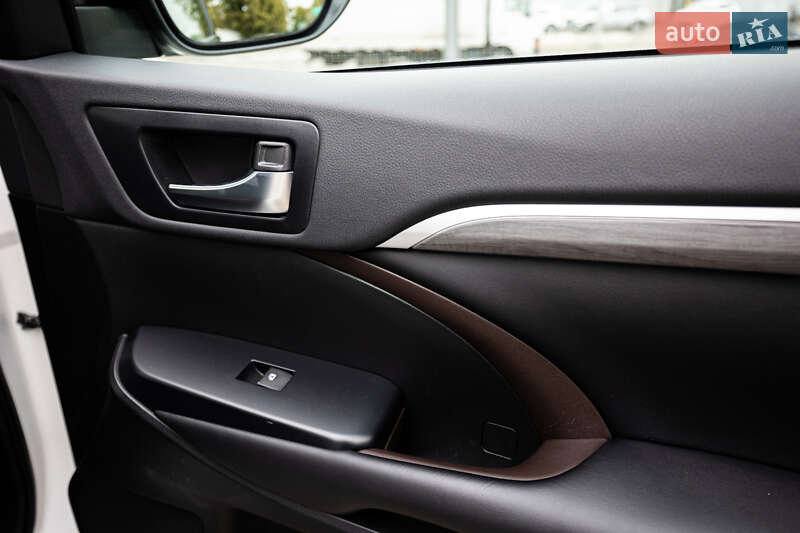 Позашляховик / Кросовер Toyota Highlander 2019 в Києві фото 63 Позашляховик / Кросовер Toyota Highlander 2019 в Києві