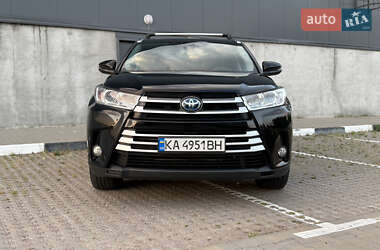 Внедорожник / Кроссовер Toyota Highlander 2017 в Киеве