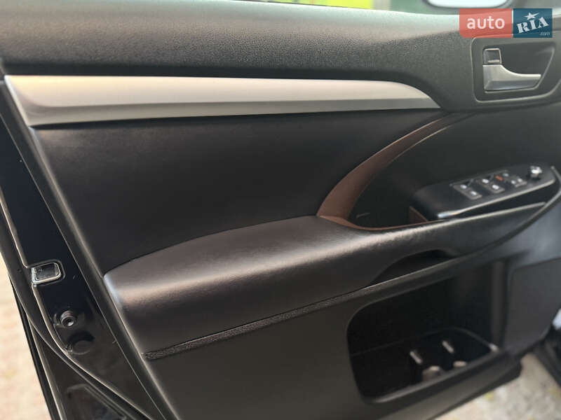 Внедорожник / Кроссовер Toyota Highlander 2017 в Киеве фото 22 Внедорожник / Кроссовер Toyota Highlander 2017 в Киеве