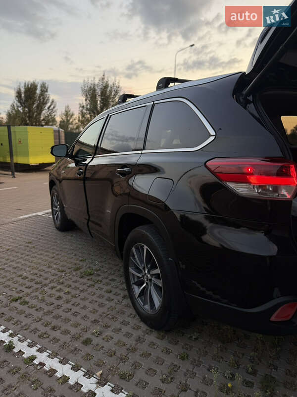 Внедорожник / Кроссовер Toyota Highlander 2017 в Киеве фото 40 Внедорожник / Кроссовер Toyota Highlander 2017 в Киеве