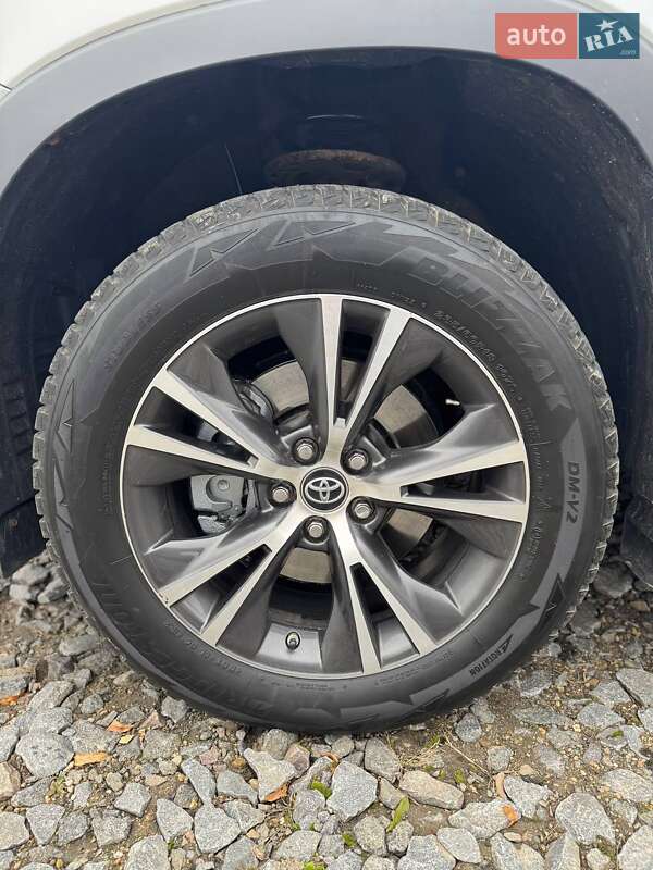 Внедорожник / Кроссовер Toyota Highlander 2017 в Бродах