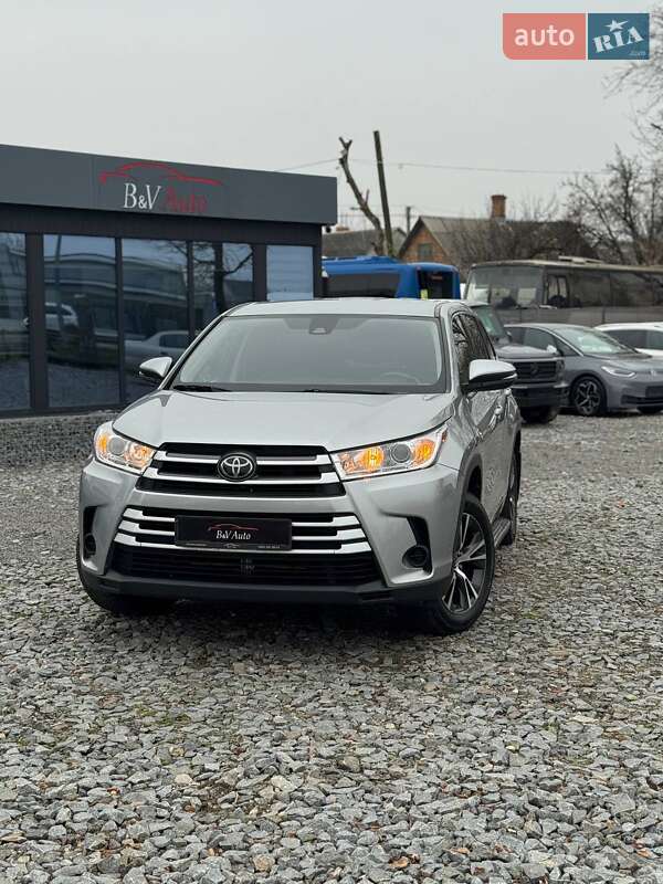 Внедорожник / Кроссовер Toyota Highlander 2017 в Бродах