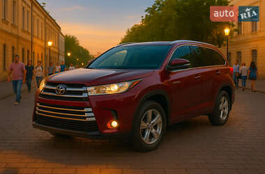 Позашляховик / Кросовер Toyota Highlander 2017 в Києві