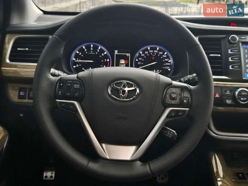 Внедорожник / Кроссовер Toyota Highlander 2017 в Киеве фото 25 Внедорожник / Кроссовер Toyota Highlander 2017 в Киеве