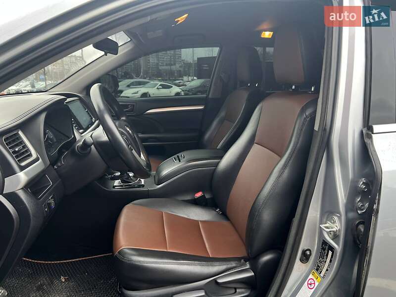 Внедорожник / Кроссовер Toyota Highlander 2014 в Киеве