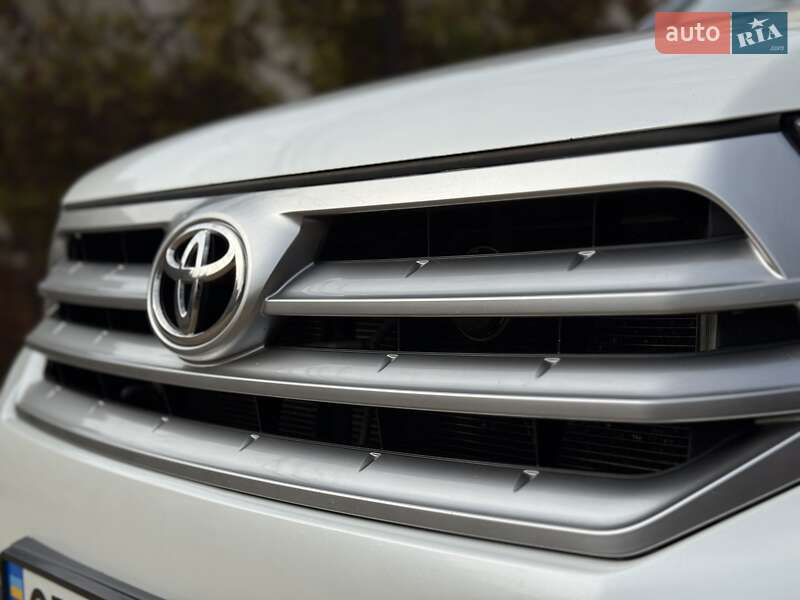Внедорожник / Кроссовер Toyota Highlander 2011 в Одессе