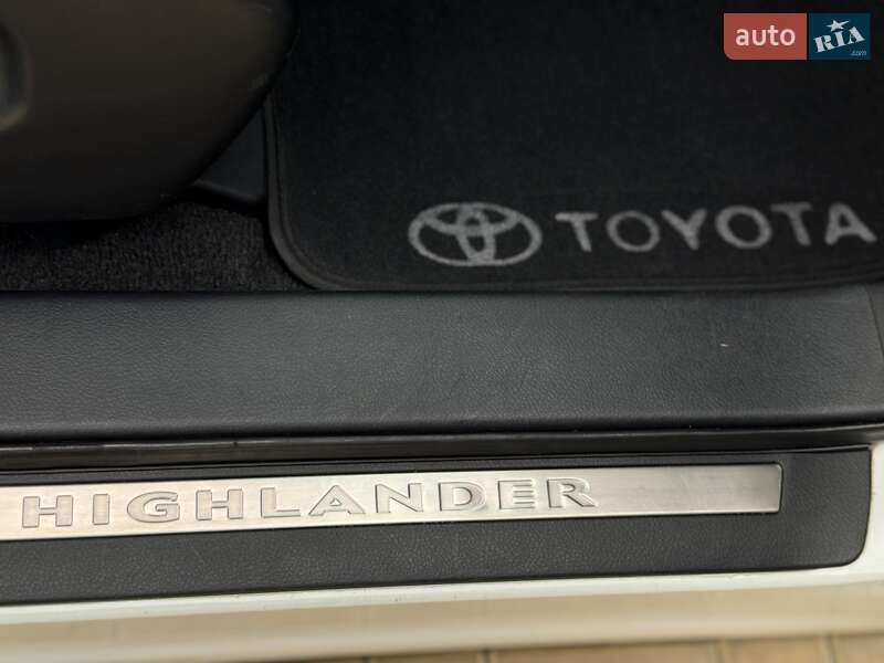 Внедорожник / Кроссовер Toyota Highlander 2011 в Одессе