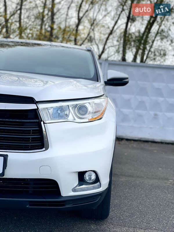 Внедорожник / Кроссовер Toyota Highlander 2016 в Киеве