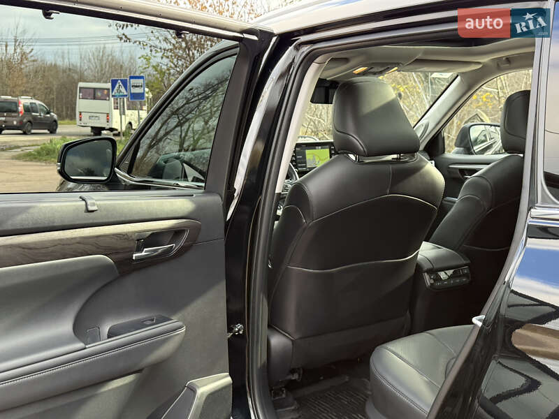 Внедорожник / Кроссовер Toyota Highlander 2022 в Киеве