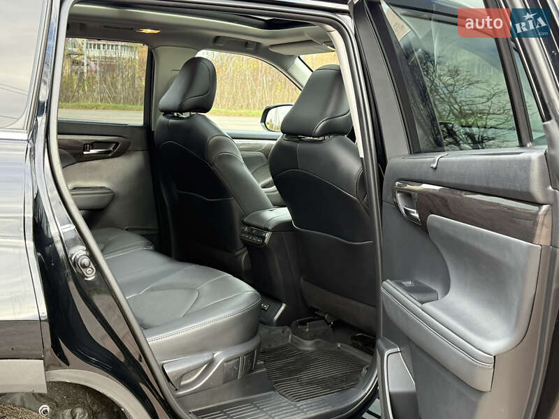 Внедорожник / Кроссовер Toyota Highlander 2022 в Киеве