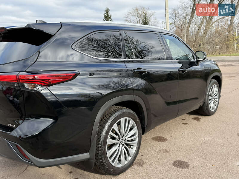Внедорожник / Кроссовер Toyota Highlander 2022 в Киеве