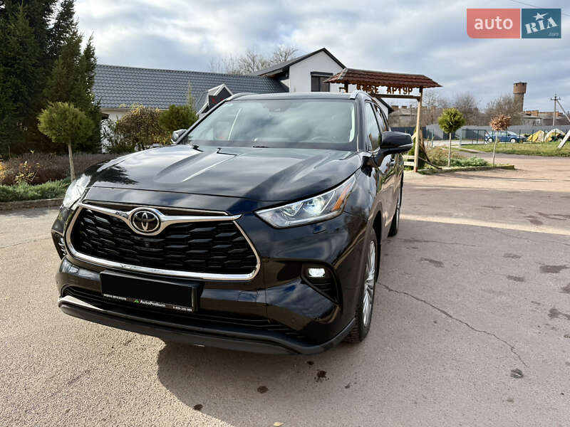 Внедорожник / Кроссовер Toyota Highlander 2022 в Киеве