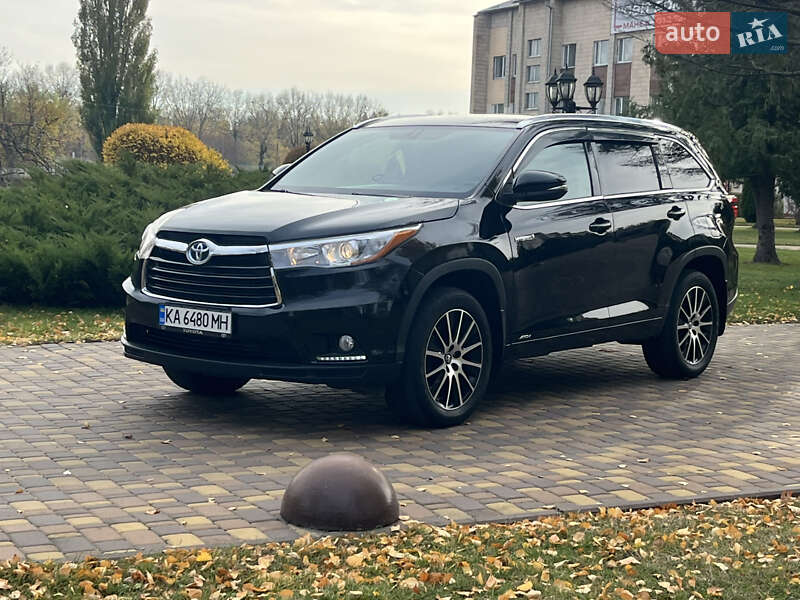 Внедорожник / Кроссовер Toyota Highlander 2016 в Киеве фото 2 Внедорожник / Кроссовер Toyota Highlander 2016 в Киеве