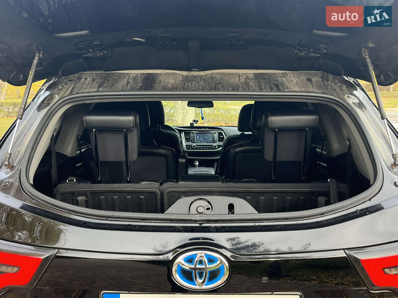 Внедорожник / Кроссовер Toyota Highlander 2016 в Киеве фото 31 Внедорожник / Кроссовер Toyota Highlander 2016 в Киеве