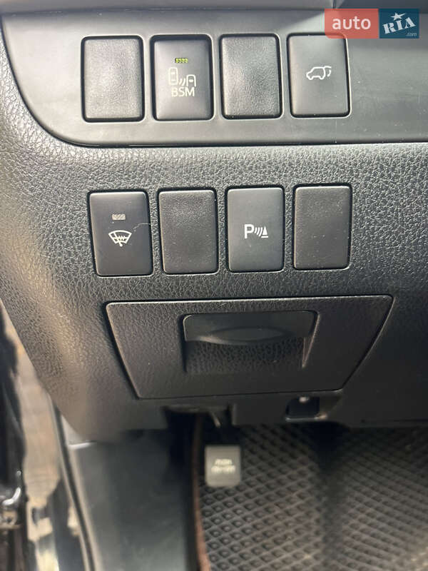 Внедорожник / Кроссовер Toyota Highlander 2016 в Киеве фото 43 Внедорожник / Кроссовер Toyota Highlander 2016 в Киеве