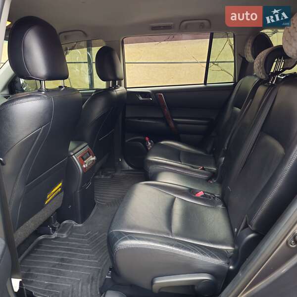 Внедорожник / Кроссовер Toyota Highlander 2011 в Одессе