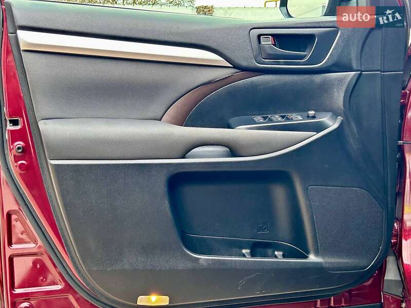 Внедорожник / Кроссовер Toyota Highlander 2018 в Одессе фото 13 Внедорожник / Кроссовер Toyota Highlander 2018 в Одессе