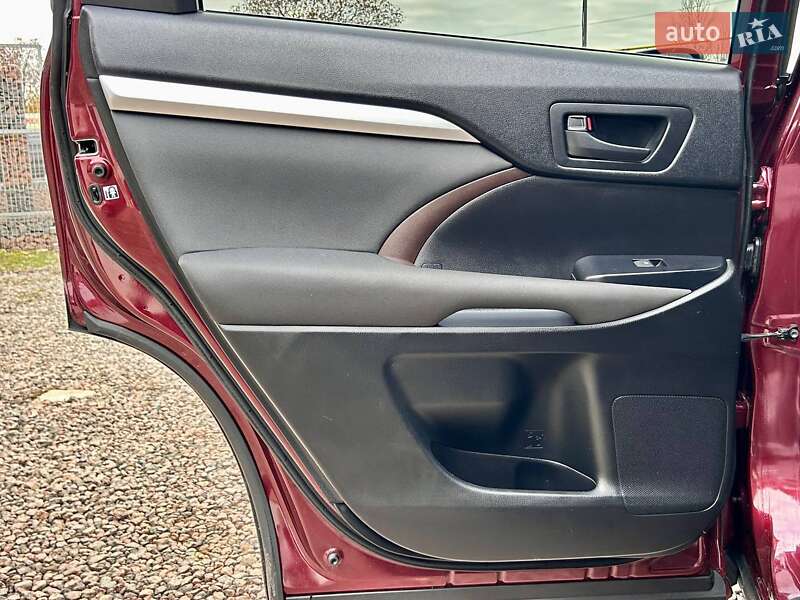 Внедорожник / Кроссовер Toyota Highlander 2018 в Одессе фото 28 Внедорожник / Кроссовер Toyota Highlander 2018 в Одессе