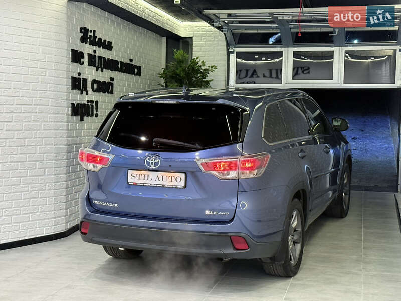 Внедорожник / Кроссовер Toyota Highlander 2016 в Одессе