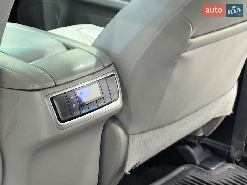 Внедорожник / Кроссовер Toyota Highlander 2016 в Одессе