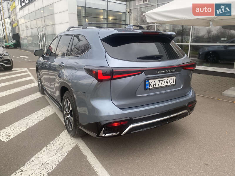 Внедорожник / Кроссовер Toyota Highlander 2022 в Киеве
