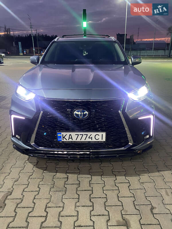 Внедорожник / Кроссовер Toyota Highlander 2022 в Киеве