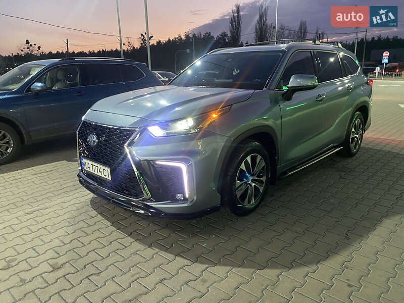 Внедорожник / Кроссовер Toyota Highlander 2022 в Киеве