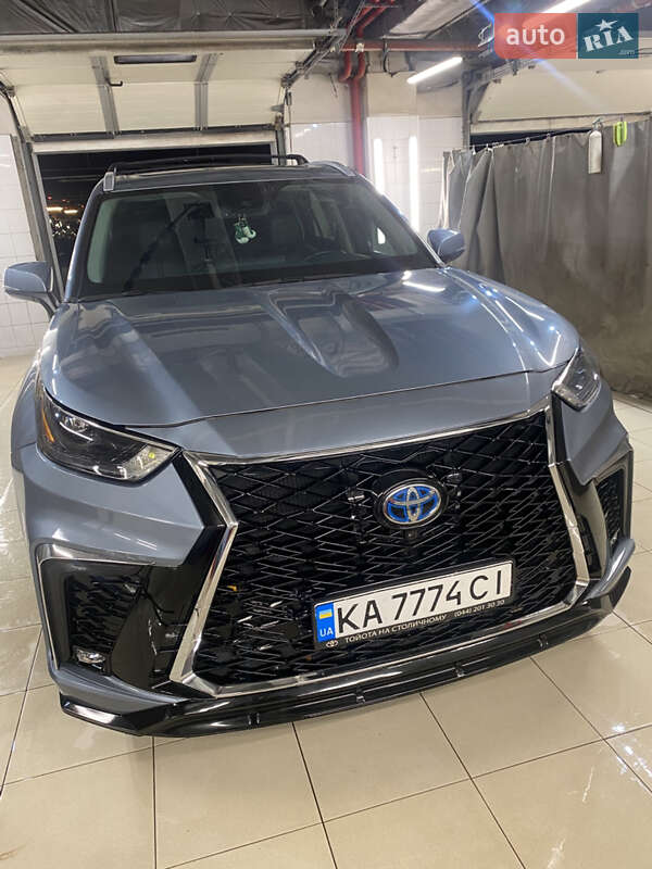 Внедорожник / Кроссовер Toyota Highlander 2022 в Киеве