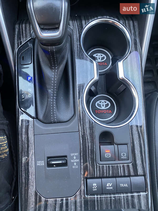 Внедорожник / Кроссовер Toyota Highlander 2022 в Киеве