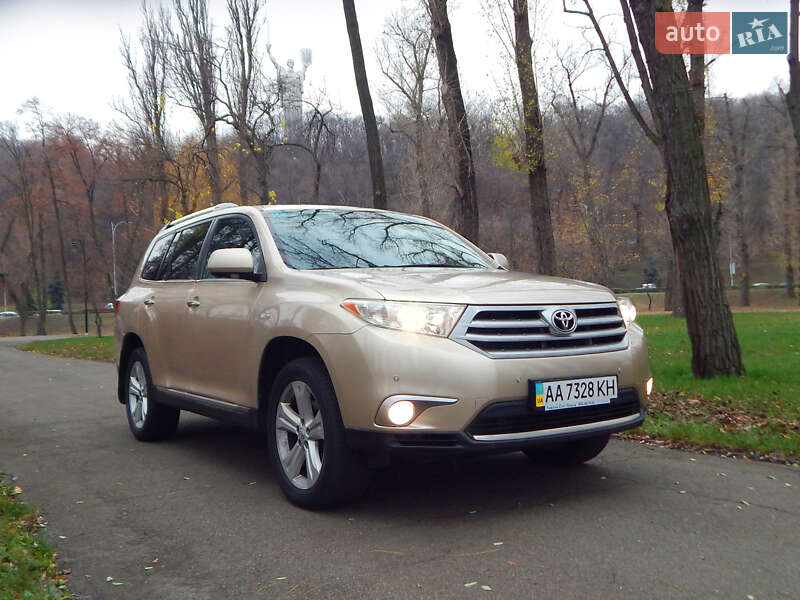 Внедорожник / Кроссовер Toyota Highlander 2010 в Киеве