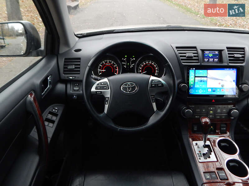 Внедорожник / Кроссовер Toyota Highlander 2010 в Киеве