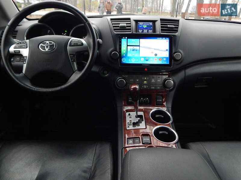Внедорожник / Кроссовер Toyota Highlander 2010 в Киеве