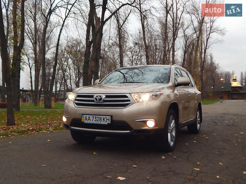 Внедорожник / Кроссовер Toyota Highlander 2010 в Киеве
