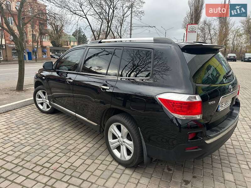 Позашляховик / Кросовер Toyota Highlander 2010 в Кривому Розі
