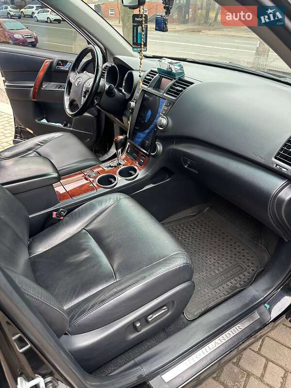 Позашляховик / Кросовер Toyota Highlander 2010 в Кривому Розі