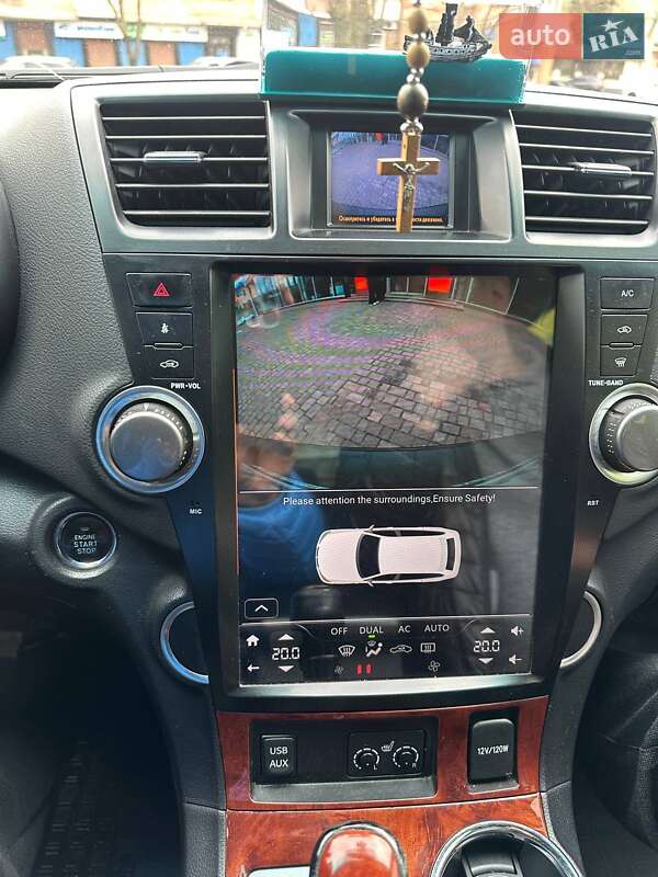 Позашляховик / Кросовер Toyota Highlander 2010 в Кривому Розі