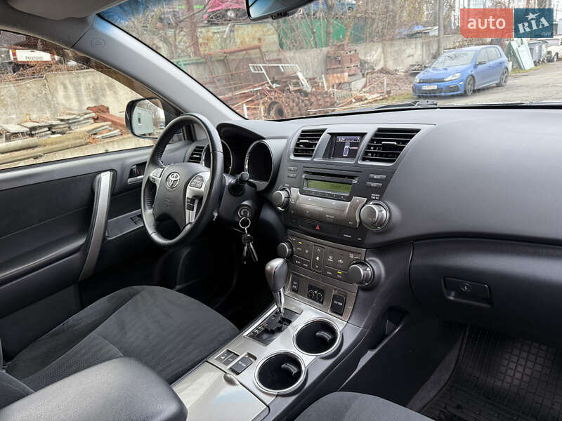 Внедорожник / Кроссовер Toyota Highlander 2012 в Киеве