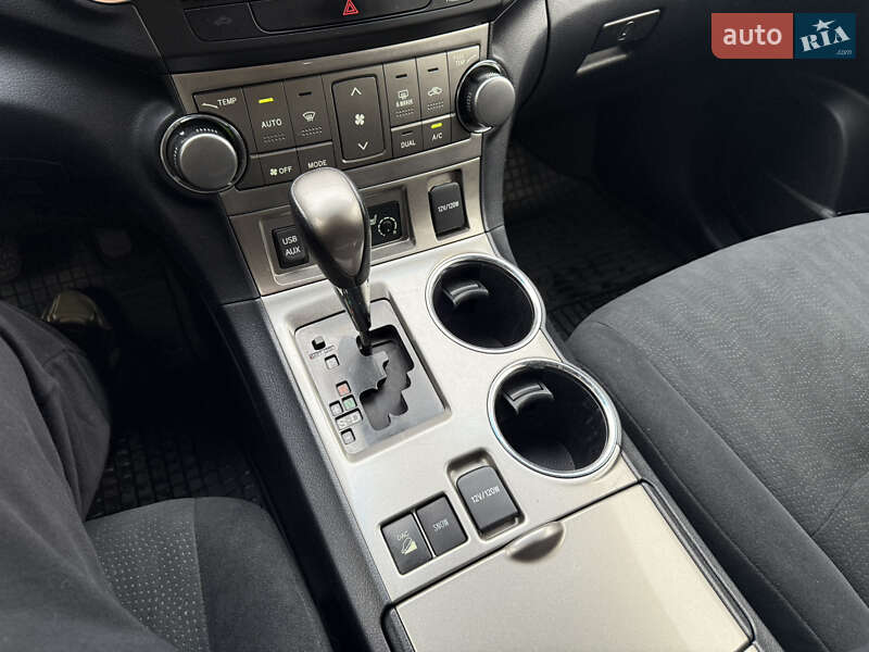 Внедорожник / Кроссовер Toyota Highlander 2012 в Киеве