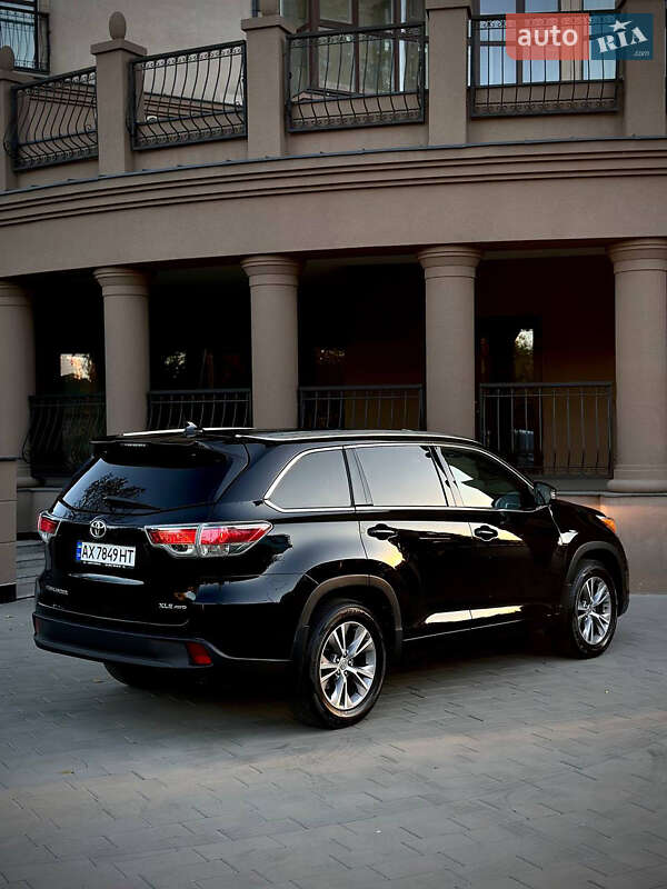 Позашляховик / Кросовер Toyota Highlander 2014 в Харкові