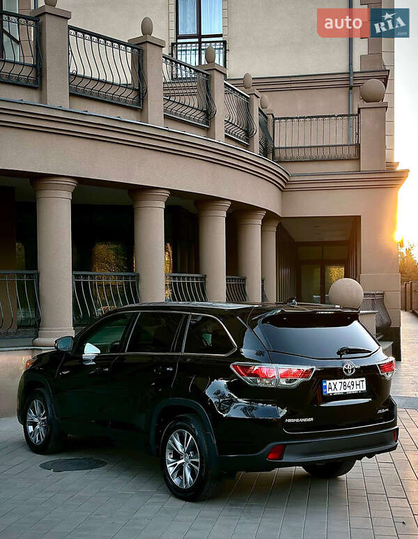 Позашляховик / Кросовер Toyota Highlander 2014 в Харкові