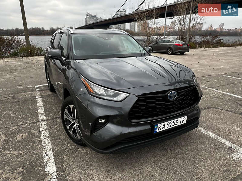 Внедорожник / Кроссовер Toyota Highlander 2020 в Киеве