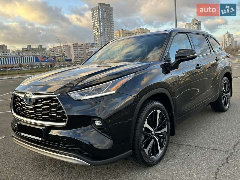 Внедорожник / Кроссовер Toyota Highlander 2021 в Киеве
